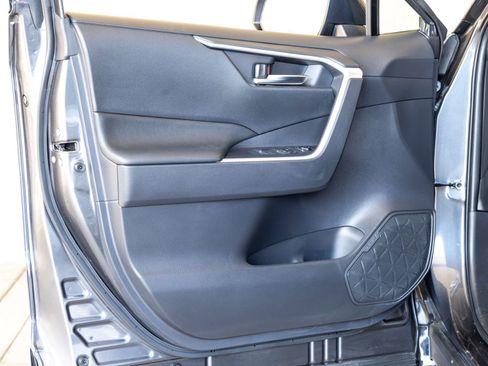 Used 2024 Toyota RAV4 SE image 14