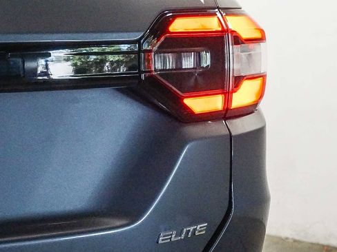 Used 2023 Honda Pilot Elite image 12