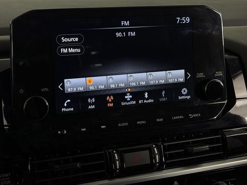 Used 2025 Nissan Pathfinder SL FWD image 20