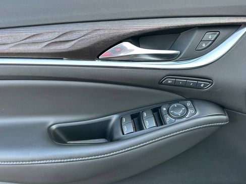 Certified 2024 Buick Enclave Avenir FWD image 11