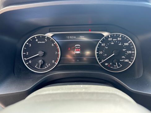 Used 2025 Nissan Rogue SV FWD image 28