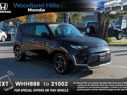 Used 2023 Kia Soul EX image 3