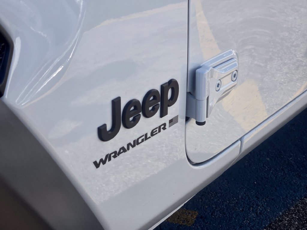 Used 2025 Jeep Wrangler Unlimited Sport AWD/4WD image 6