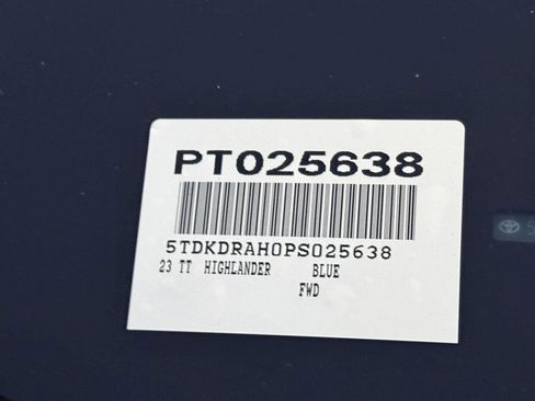 Used 2023 Toyota Highlander Limited image 14