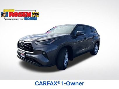 Used 2022 Toyota Highlander LE