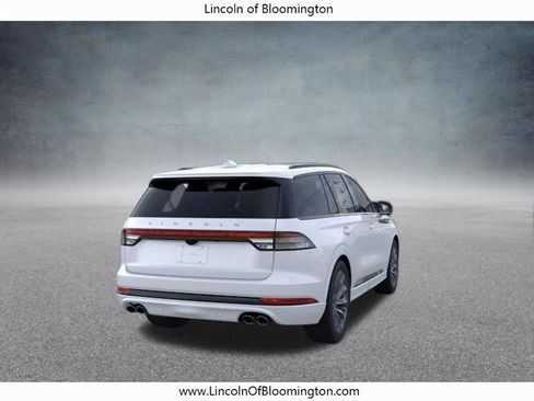 New 2026 Lincoln Aviator AWD w/ Jet Appearance Package image 9