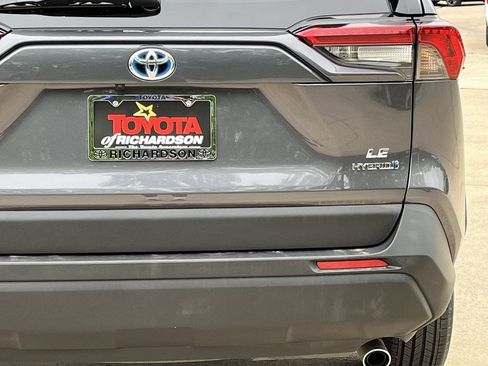 Used 2024 Toyota RAV4 LE AWD/4WD image 6