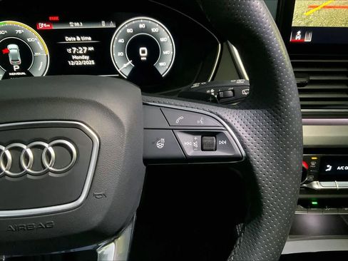 Used 2024 Audi Q5 e Prestige w/ Prestige Package image 24