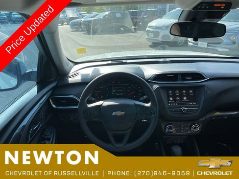 Used 2023 Chevrolet TrailBlazer LT FWD image 21