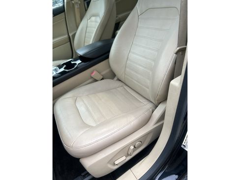 Used 2014 Ford Fusion SE w/ Equipment Group 202A FWD image 16