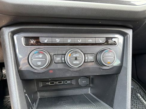 Used 2020 Volkswagen Tiguan SE AWD/4WD image 12
