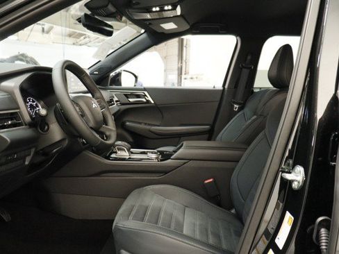 New 2026 Mitsubishi Outlander LE FWD image 6