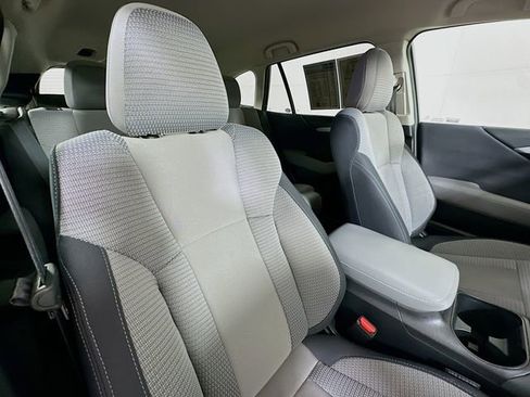 Used 2024 Subaru Outback Premium image 28