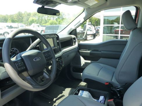 New 2026 Ford F250 XL w/ XL Driver Assist Package AWD/4WD image 9
