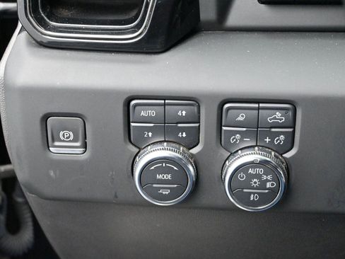 Used 2024 GMC Sierra 1500 AT4 w/ Technology Package image 28