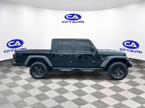 Used 2023 Jeep Gladiator Sport w/ Off Road Group AWD/4WD image 2