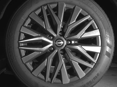 Used 2025 Nissan Altima 2.5 SV FWD image 14