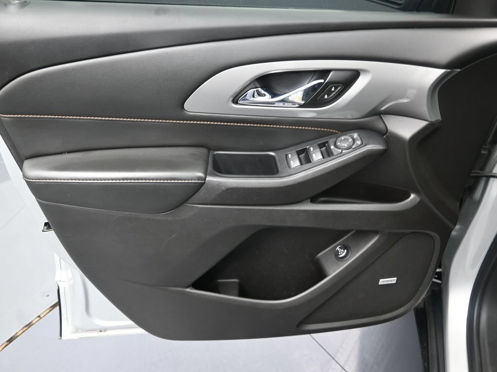 Used 2021 Chevrolet Traverse RS FWD image 10