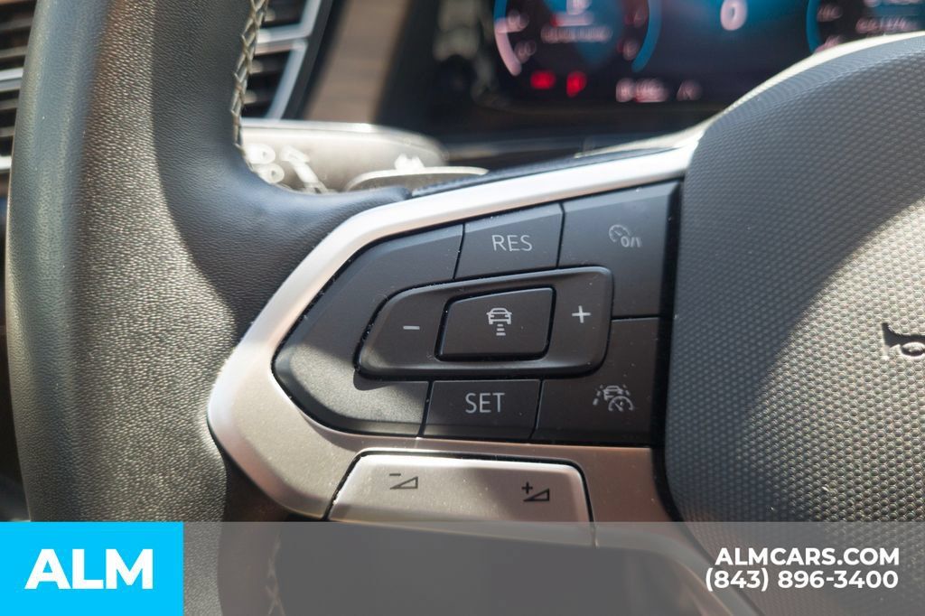 Used 2025 Volkswagen Atlas SE FWD image 10