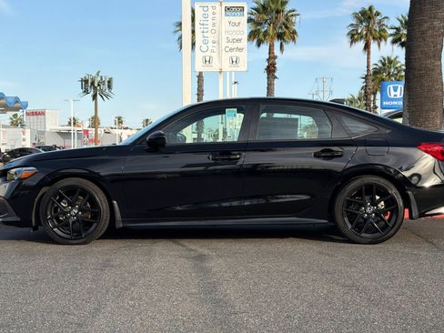 Used 2023 Honda Civic Sport image 2