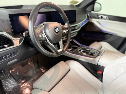 Used 2025 BMW X5 xDrive40i AWD/4WD image 16
