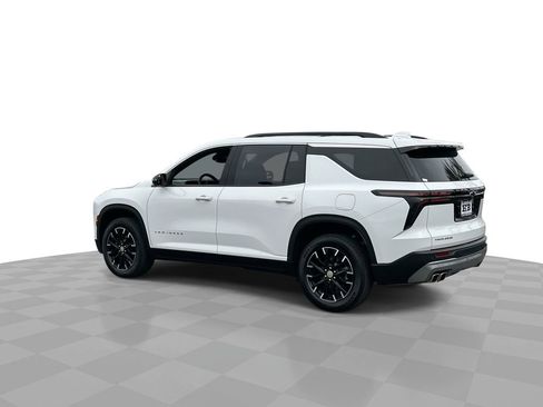 Used 2025 Chevrolet Traverse LT w/ Sun and Wheel Package image 6