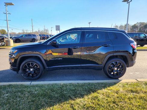 Certified 2022 Jeep Compass Latitude w/ Sun and Sound Group image 16