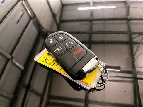 Used 2017 Jeep Grand Cherokee Limited w/ Luxury Group II AWD/4WD image 10