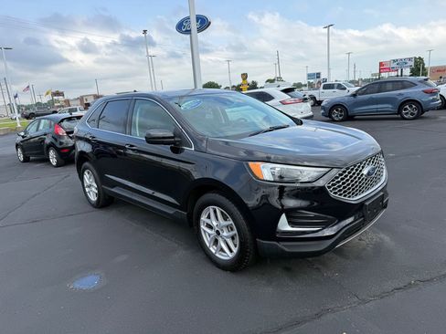 Used 2024 Ford Edge SEL image 4