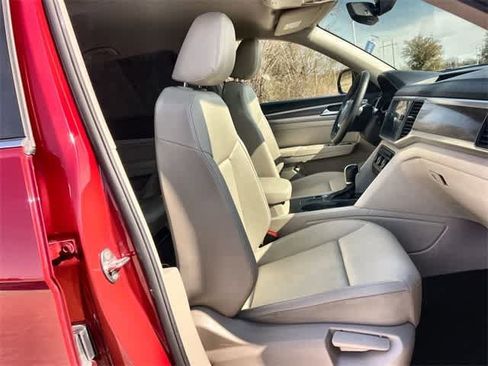 Used 2019 Volkswagen Atlas SE w/ Towing Package image 12