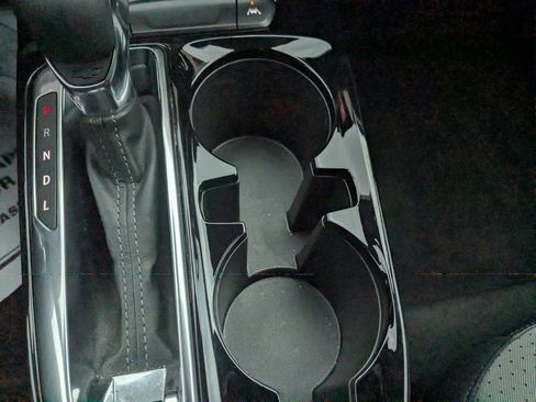 Used 2025 Chevrolet Trax LT w/ LT Convenience Package image 20