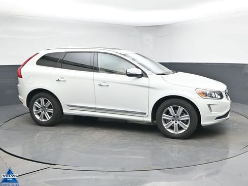 Used 2016 Volvo XC60 T6 w/ Proximity Package image 1