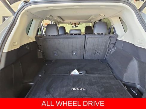 Used 2022 Nissan Rogue SL w/ SL Premium Package image 13