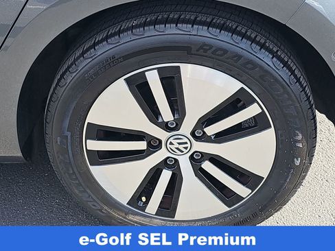 Used 2018 Volkswagen e-Golf SEL Premium w/ Driver Assistance Package FWD image 12