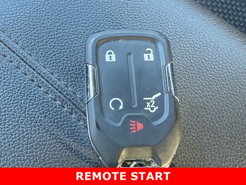 Used 2023 GMC Terrain SLE w/ Driver Convenience Package image 19