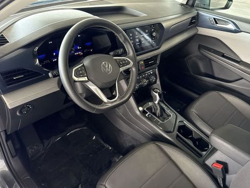 Certified 2024 Volkswagen Taos SE FWD image 13
