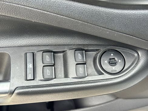 Used 2017 Ford Escape SE FWD image 18