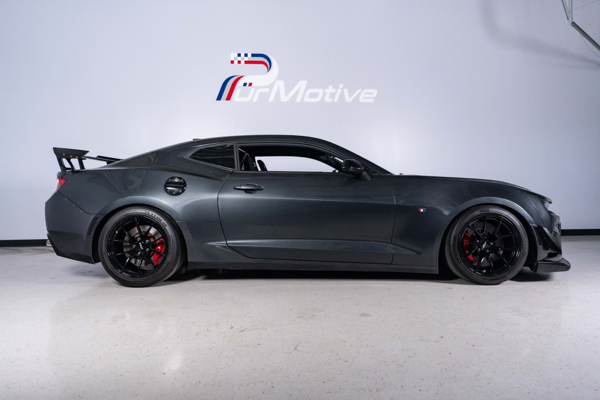 Used 2018 Chevrolet Camaro SS RWD image 23