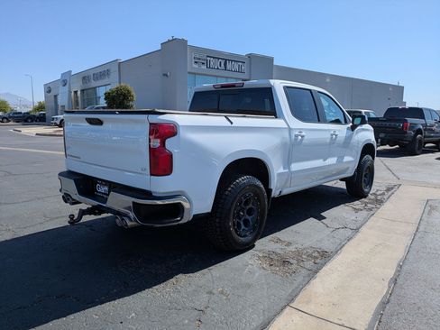 Used 2023 Chevrolet Silverado 1500 LT w/ Z71 Off-Road Package AWD/4WD image 3