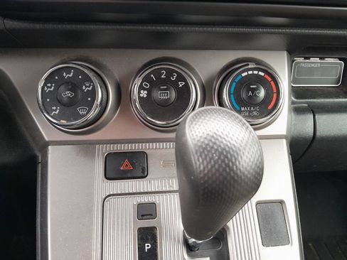 Used 2015 Scion xB FWD image 25