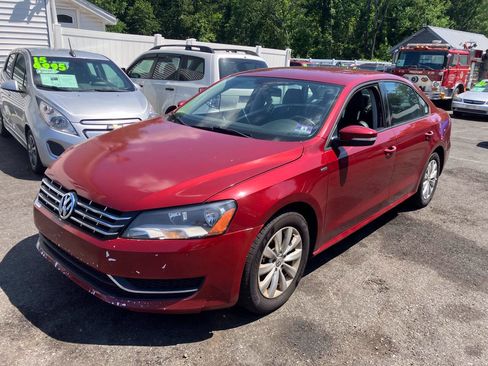 Used 2015 Volkswagen Passat 1.8T S FWD image 2