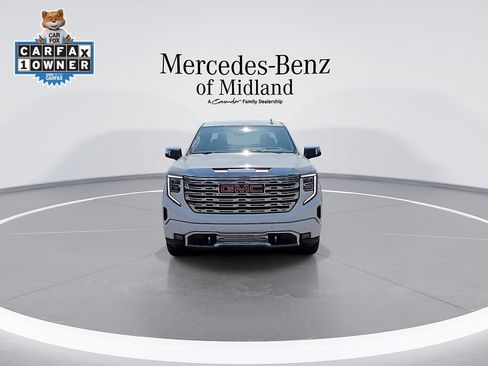 Used 2023 GMC Sierra 1500 Denali w/ Technology Package AWD/4WD image 3