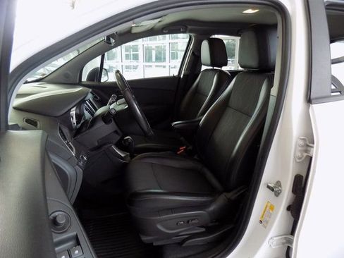 Used 2019 Chevrolet Trax LT w/ Redline Edition image 21