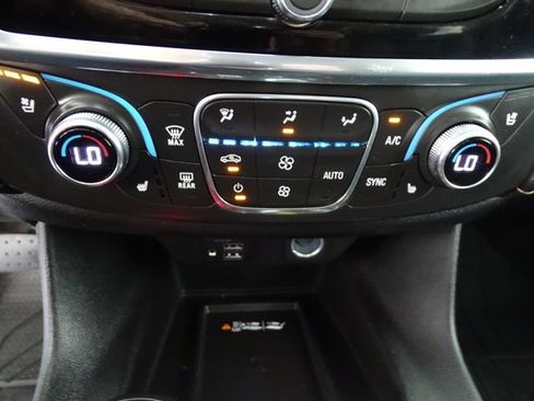 Used 2020 Chevrolet Traverse Premier w/ Redline Edition AWD/4WD image 14