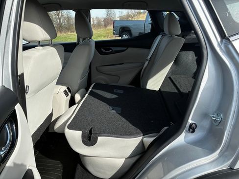 Used 2018 Nissan Rogue Sport SV w/ SV Technology Package image 40