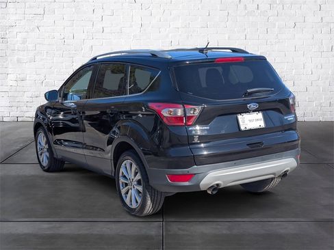 Used 2017 Ford Escape Titanium image 5