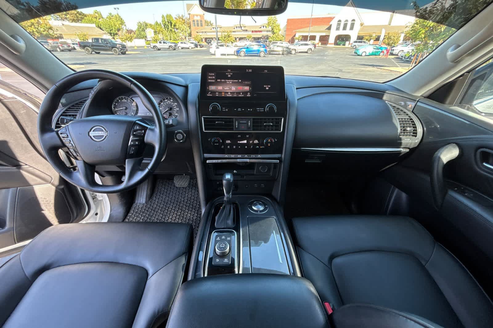 Used 2021 Nissan Armada SV w/ SV Appearance Package RWD image 4