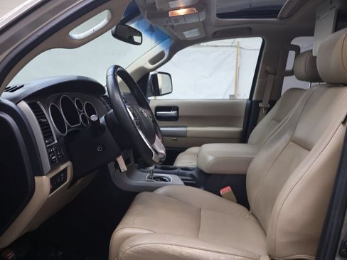 Used 2017 Toyota Sequoia Limited w/ Safety & Convenience Package RWD image 19