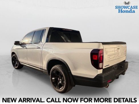 Used 2025 Honda Ridgeline Black Edition image 4