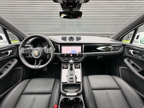 Used 2026 Porsche Macan AWD/4WD image 6